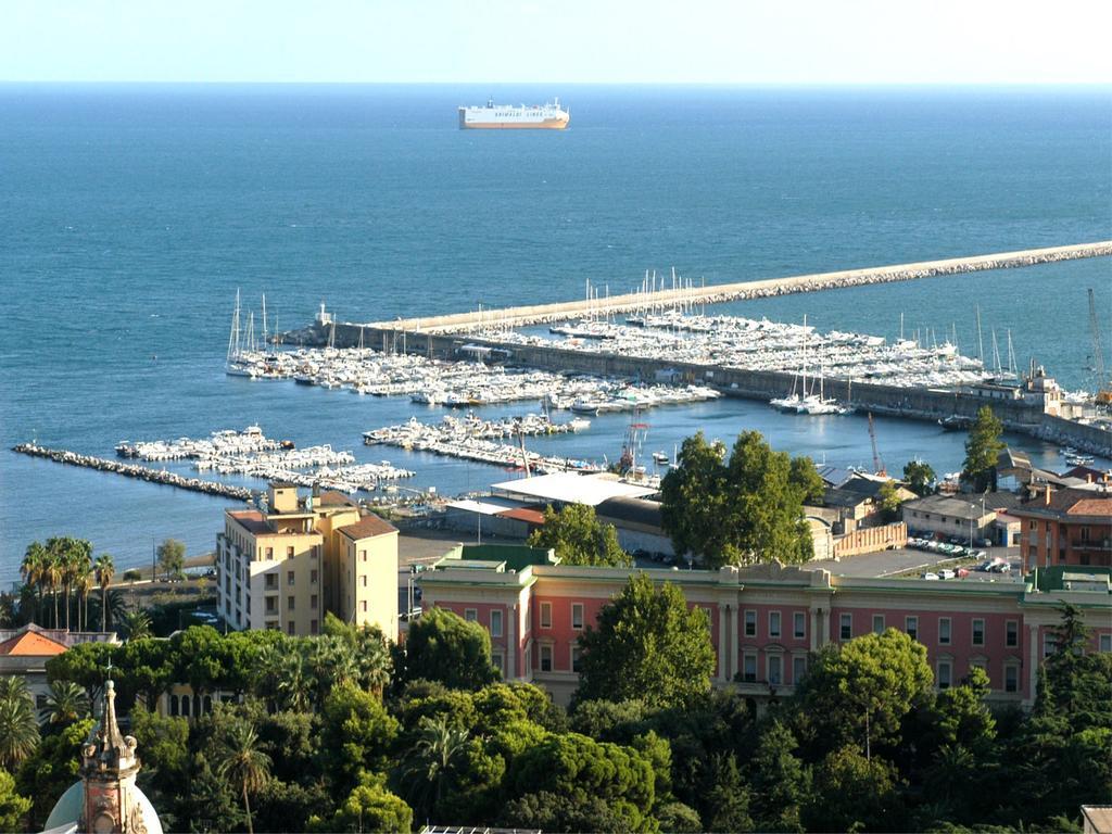 Piazza Alario Apartment Salerno Exterior photo